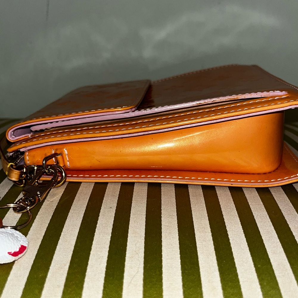 Louis Vuitton Vernis Moto Shoulderbag - Picture 5 of 10